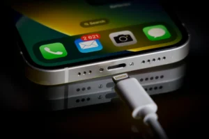 Apple allegedly explored developing the iPhone 17 Air as a completely portless device