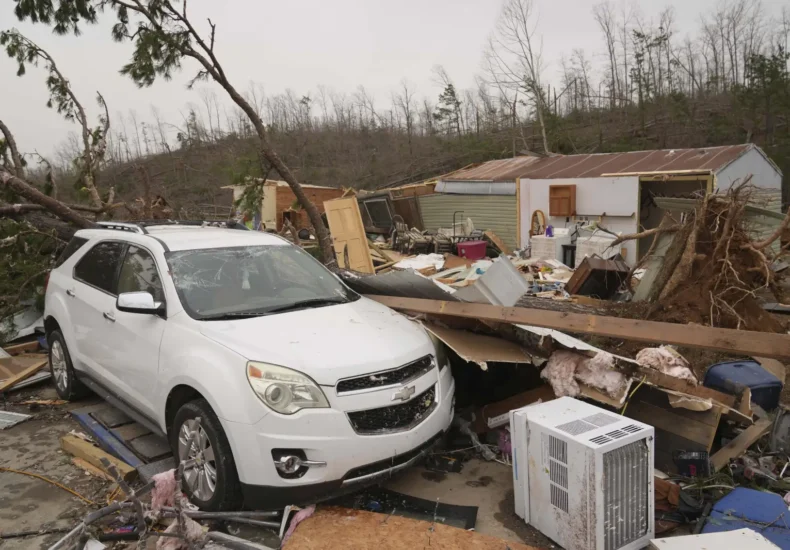 Weekend Storm Alert: Powerful Winds Expected Saturday Morning